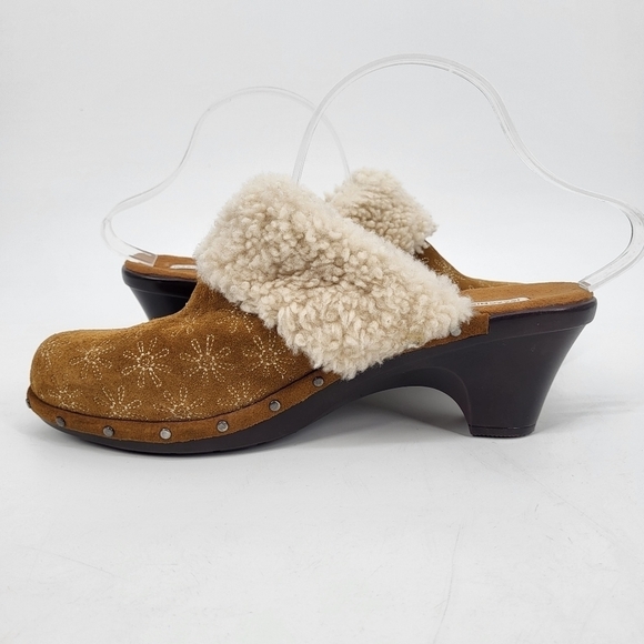 Vintage Heel Clogs Floral Embroidered Suede Sherpa Tan Isaac Mizrahi Live 9.5 - Picture 9 of 9